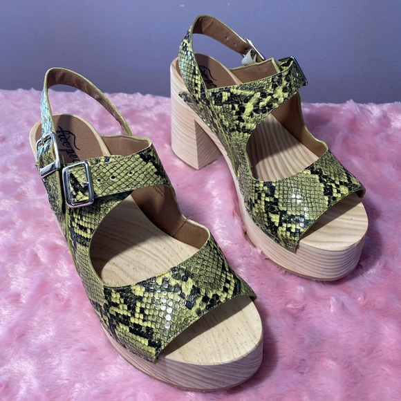 Free People Printed Belems Clog - Picture 5 of 11